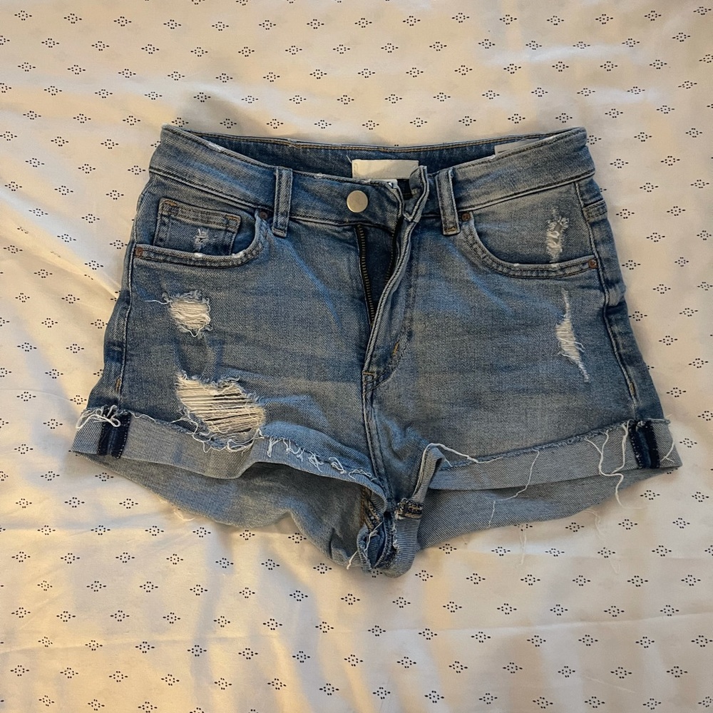 H&M blue denim shorts